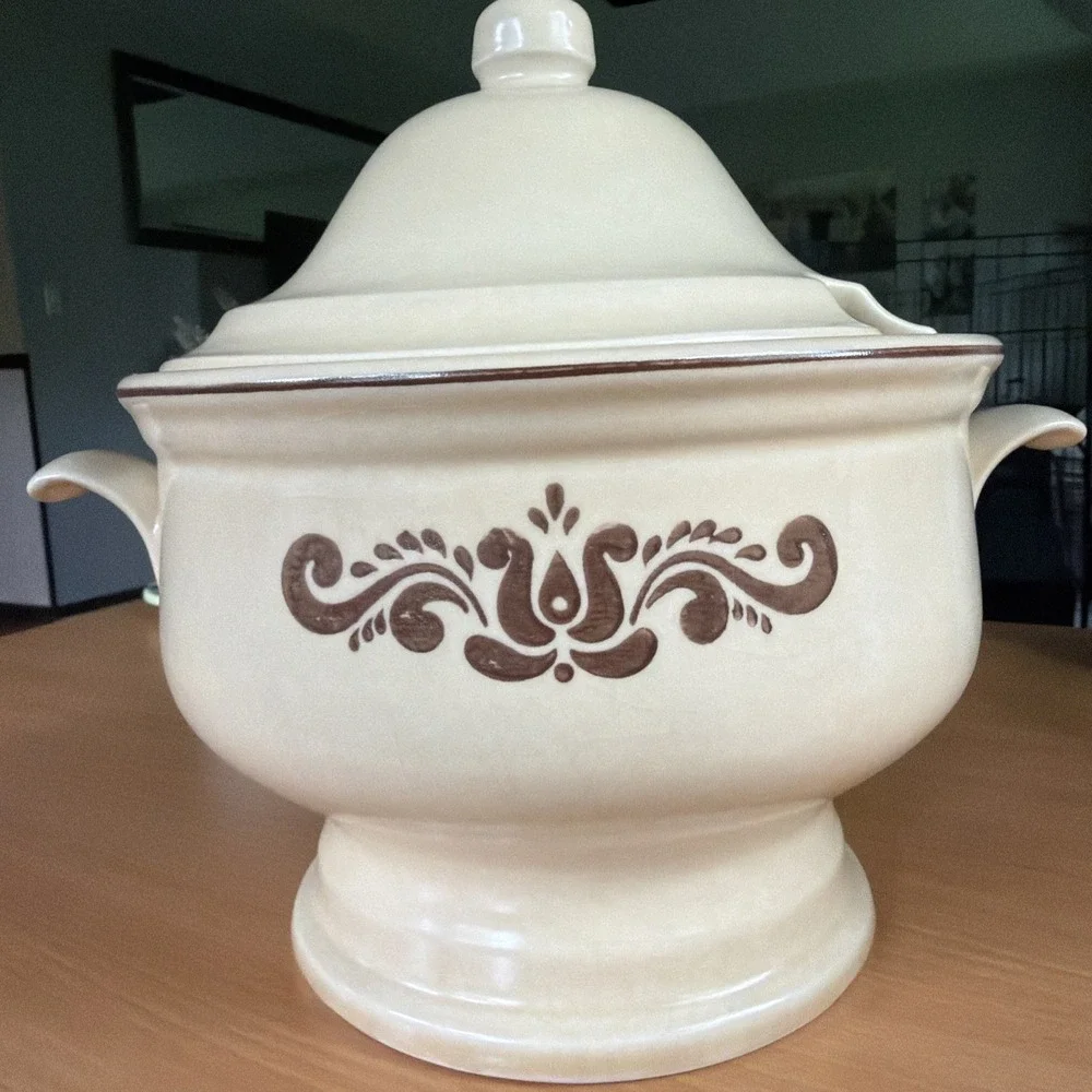 Pfaltzgraff Soup‎ Tureen with Lid Stoneware Beige Vintage Brown G-160